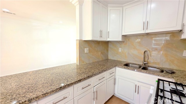 Detail Gallery Image 6 of 18 For 1138 1140 N Park Ave, Pomona,  CA 91768 - 2 Beds | 2 Baths