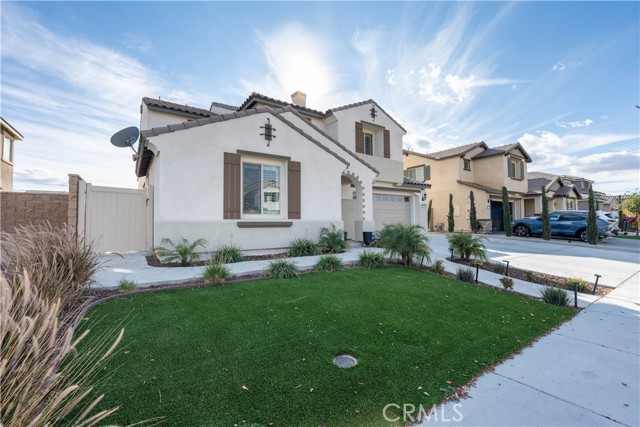 Detail Gallery Image 2 of 42 For 763 Augusta Dr, Perris,  CA 92571 - 5 Beds | 3/1 Baths