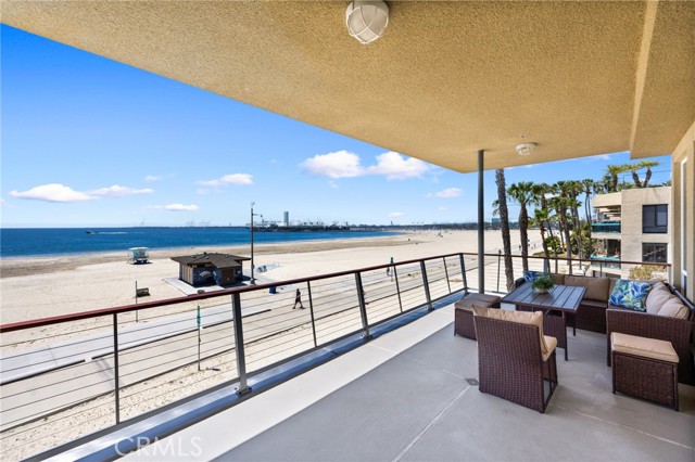 1400 E Ocean Boulevard, Long Beach CA: https://media.crmls.org/medias/015f2faf-d6b5-468f-8ee9-933e31db36c3.jpg