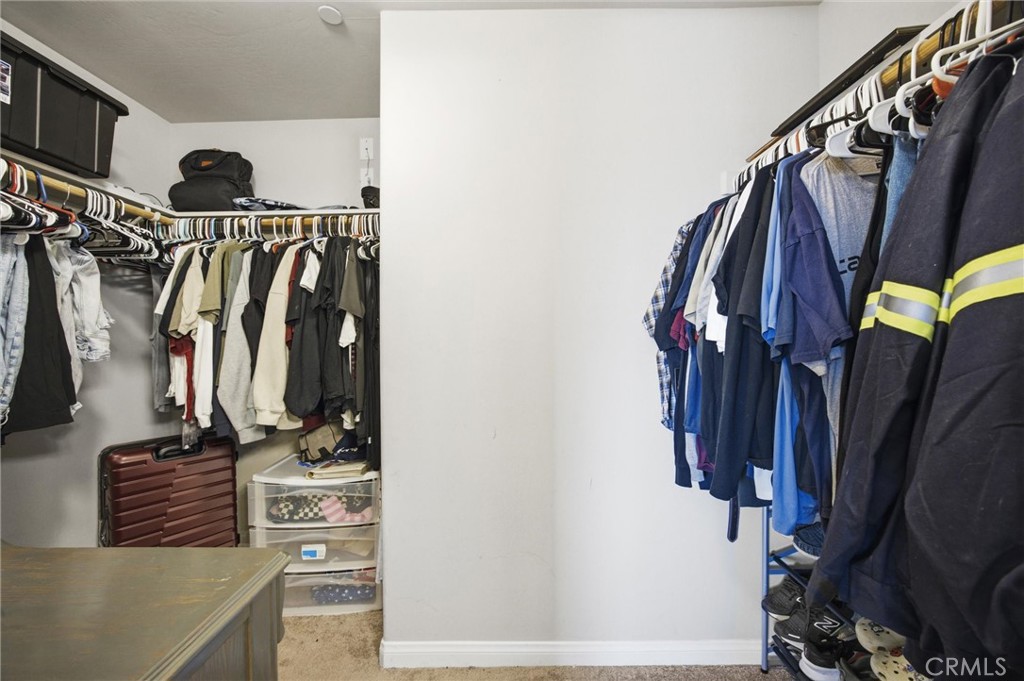 https://media.crmls.org/medias/015f465b-9cc4-4dde-8b33-57654b07d910.jpg?preset=X-Large