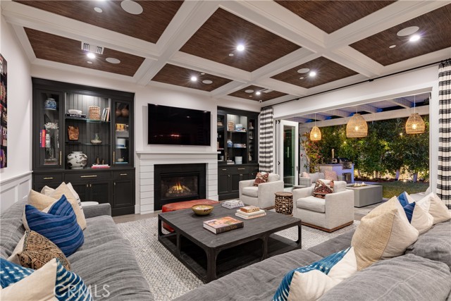 4164 Sunnyslope Avenue, Sherman Oaks CA: https://media.crmls.org/medias/015f624f-bff3-4bad-8949-4d5252d324f0.jpg