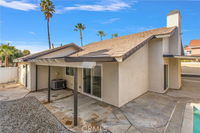 304 N Dearborn, Redlands CA: https://media.crmls.org/medias/015fbde2-729e-4ceb-ba96-cf0d695bd47f.jpg