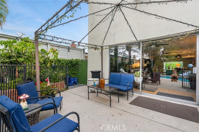 6627 Columbus Avenue, Van Nuys CA: https://media.crmls.org/medias/015ffbec-9d84-4104-bb88-336e706ca7bf.jpg