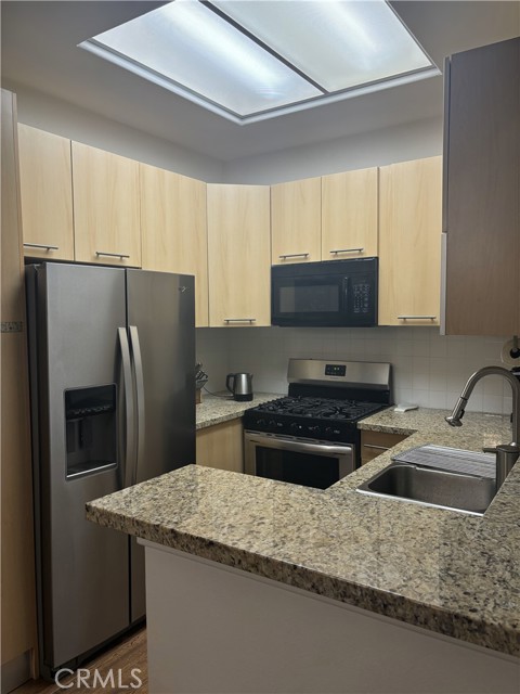 Detail Gallery Image 1 of 6 For 7111 La Tijera Bld #D101,  Los Angeles,  CA 90045 - 1 Beds | 1 Baths