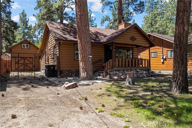 Detail Gallery Image 2 of 29 For 328 E Fairway Bld, Big Bear City,  CA 92314 - 3 Beds | 1 Baths