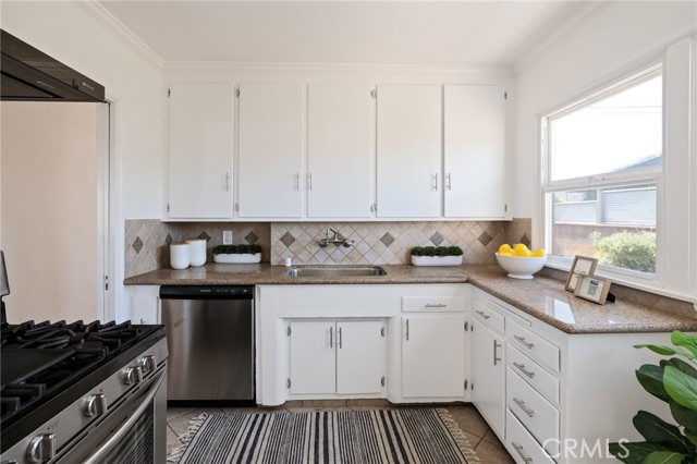 22503 Anza Avenue, Torrance CA: https://media.crmls.org/medias/01614753-deb0-4c24-821e-1929dd5f8de2.jpg