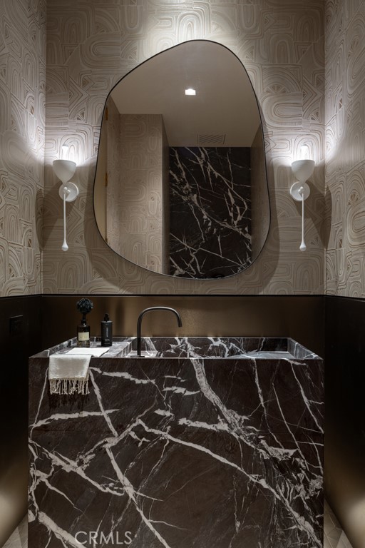 Detail Gallery Image 9 of 35 For 3512 Ocean Bld, Corona Del Mar,  CA 92625 - 5 Beds | 7/4 Baths