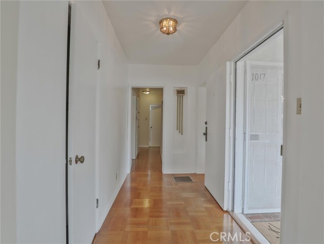1017 Cordova Avenue, Glendale CA: https://media.crmls.org/medias/0161fd50-562d-454a-8e12-1949be21b49b.jpg