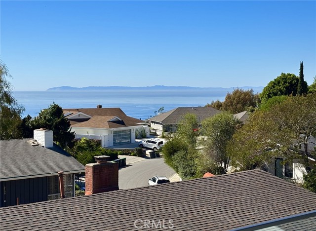 Detail Gallery Image 16 of 41 For 3121 Bern Dr, Laguna Beach,  CA 92651 - 5 Beds | 2/1 Baths