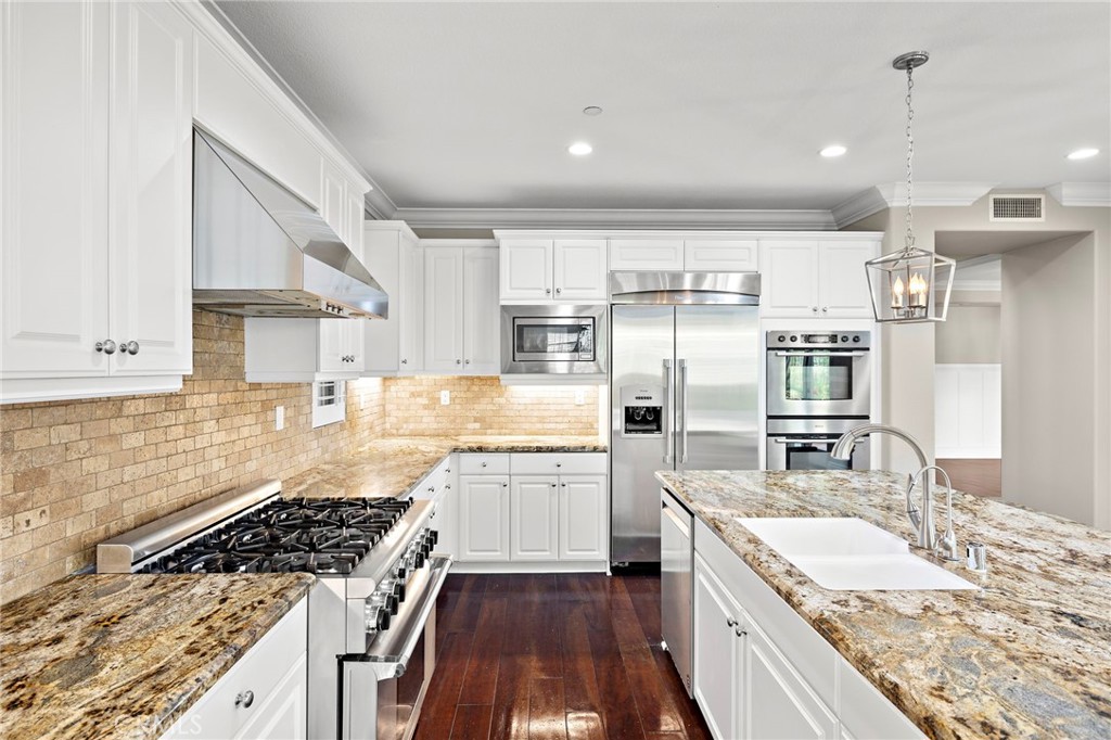 MLS #OC25270538 image #10