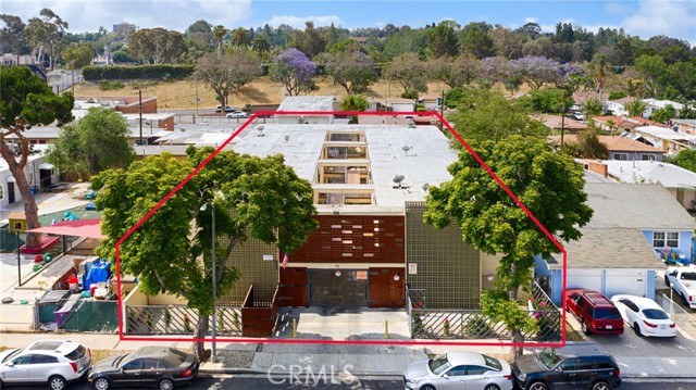 30 W 49th Street, Long Beach CA: https://media.crmls.org/medias/0162d3a6-6bfe-446c-8c4f-c236c7a44bf3.jpg