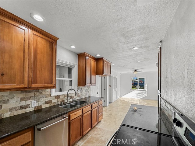 Detail Gallery Image 4 of 30 For 9 Canyon Highlands Bld, Oroville,  CA 95966 - 3 Beds | 2 Baths