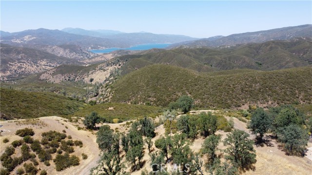 21947 Meriann Drive, Clearlake Oaks CA: https://media.crmls.org/medias/01630862-d8b9-42d0-8e8d-902c32878d52.jpg