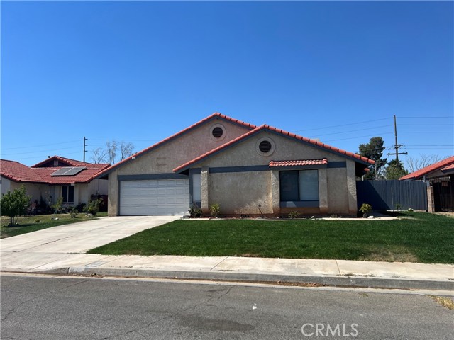 Detail Gallery Image 1 of 38 For 3025 E Avenue #1,  Palmdale,  CA 93550 - 3 Beds | 2 Baths