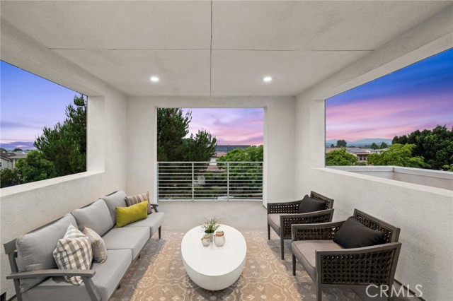 118 Modjeska, Irvine CA: https://media.crmls.org/medias/0163685b-8e2a-4434-8a2e-b6cbd0a0933c.jpg