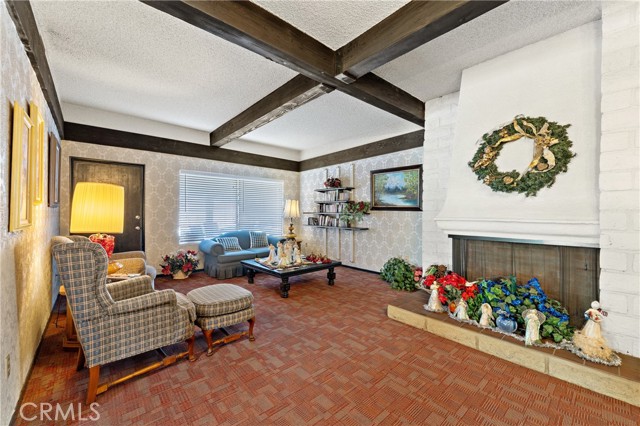 1895 W Devonshire Avenue, Hemet CA: https://media.crmls.org/medias/0163bbb9-8944-482b-83ba-7b38959fef08.jpg