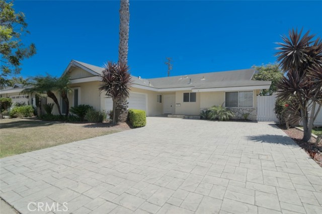 6112 Shields Drive, Huntington Beach CA: https://media.crmls.org/medias/0163ff4c-6267-4839-86c0-d780c403a1fa.jpg