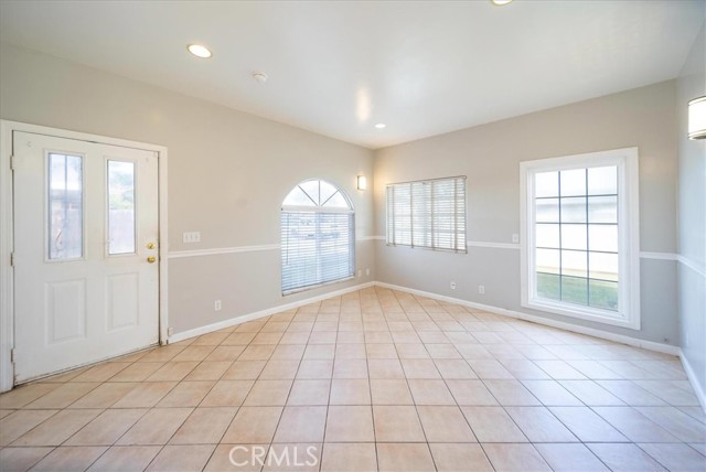 Detail Gallery Image 7 of 43 For 570 Emory, Imperial Beach,  CA 91932 - 3 Beds | 2/1 Baths