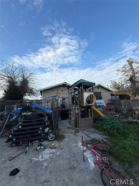 Detail Gallery Image 18 of 19 For 222 E St, Fresno,  CA 93706 - 3 Beds | 1 Baths