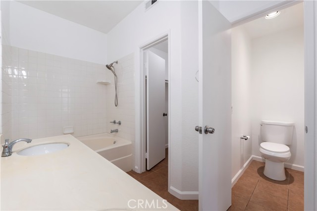 28 Sandpiper Lane, Aliso Viejo CA: https://media.crmls.org/medias/016581f4-ca76-4c5a-9820-26c929bdc693.jpg