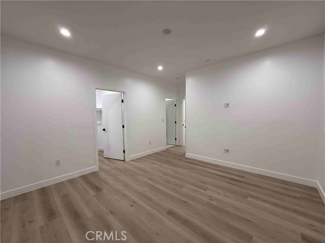 Detail Gallery Image 11 of 20 For 9128 Balcom Ave, Northridge,  CA 91325 - 4 Beds | 3 Baths