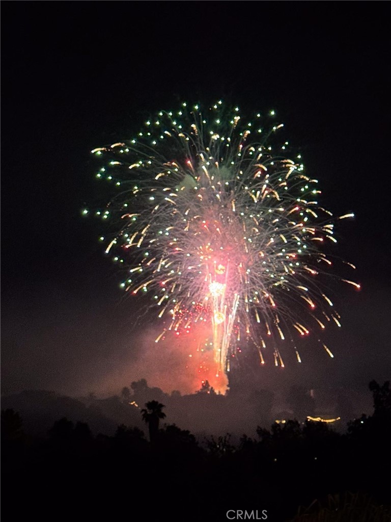 https://media.crmls.org/medias/0166622a-d7dd-408d-ba04-03d190558483.jpg?preset=X-Large