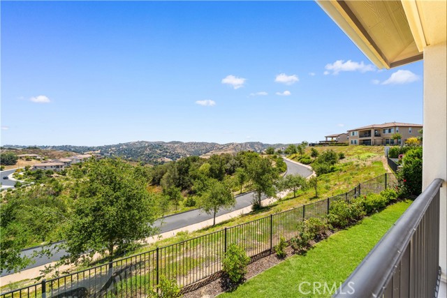 16389 Viewcrest Road, Chino Hills CA: https://media.crmls.org/medias/016669bc-cca0-42d0-a284-3dec5c39c9a8.jpg