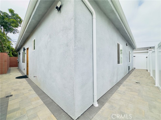 17522 1/2 Lemay Street, Lake Balboa CA: https://media.crmls.org/medias/016956ba-56d2-4415-b767-a4a339dc1b6a.jpg
