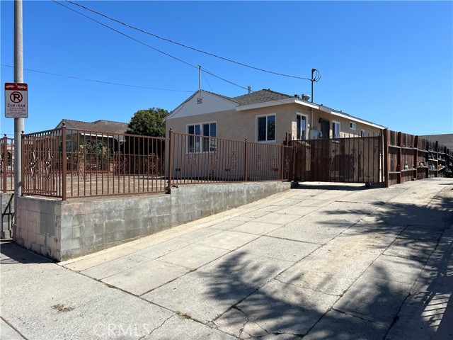 Detail Gallery Image 2 of 33 For 1554 Del Amo Bld, Torrance,  CA 90501 - 4 Beds | 3 Baths