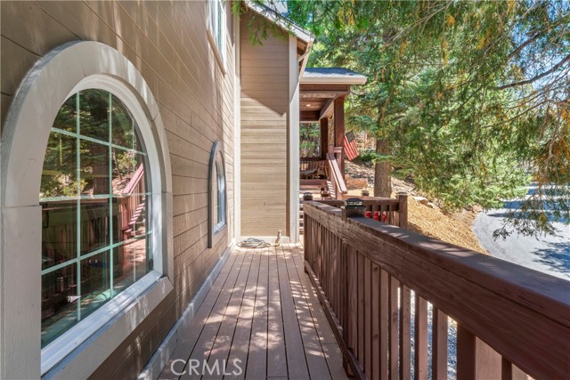 Detail Gallery Image 8 of 55 For 27312 Little Bear Rd, Lake Arrowhead,  CA 92391 - 4 Beds | 4/1 Baths