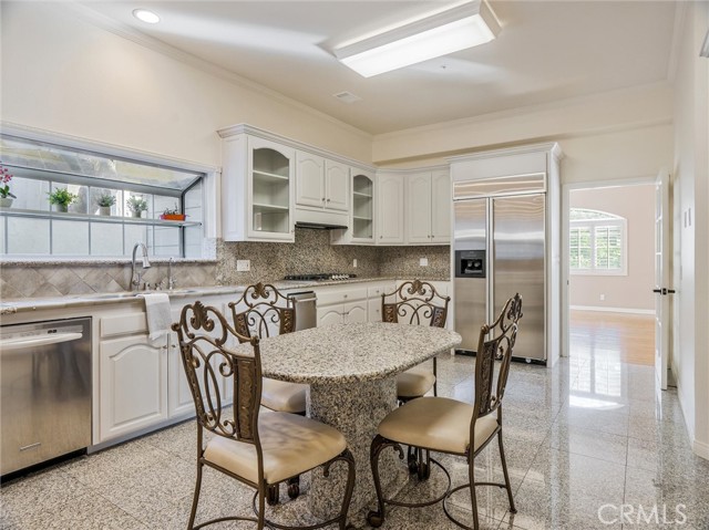 Detail Gallery Image 16 of 59 For 99 W Grandview Ave, Sierra Madre,  CA 91024 - 5 Beds | 4 Baths