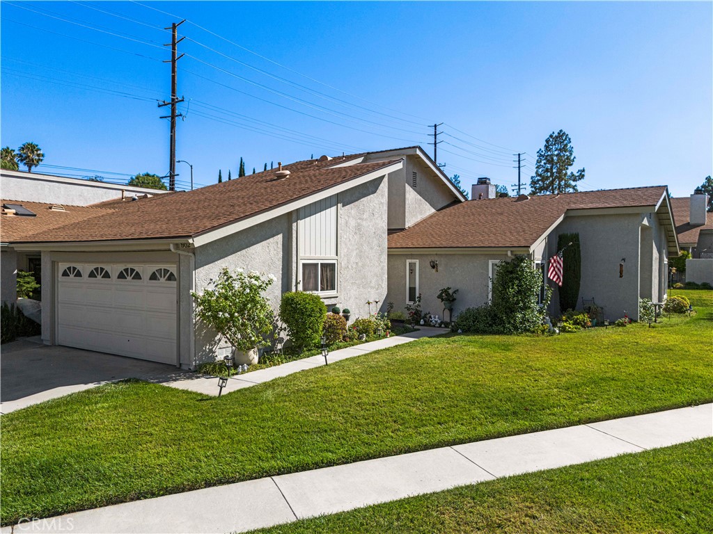 19012 Avenue Of The Oaks