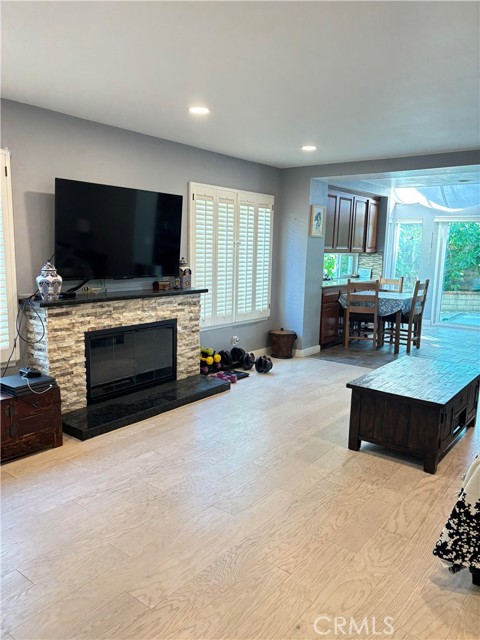 Detail Gallery Image 6 of 7 For 17 Urbino, Irvine,  CA 92620 - 3 Beds | 2/1 Baths