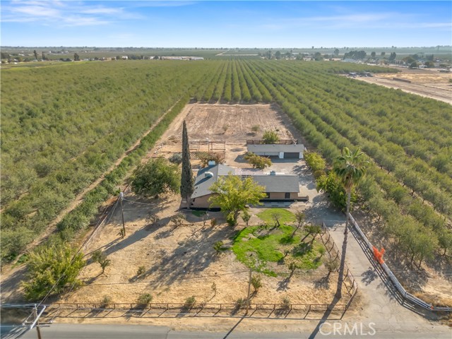 Detail Gallery Image 3 of 66 For 5527 W Olive Ave, Fresno,  CA 93722 - 4 Beds | 3/1 Baths