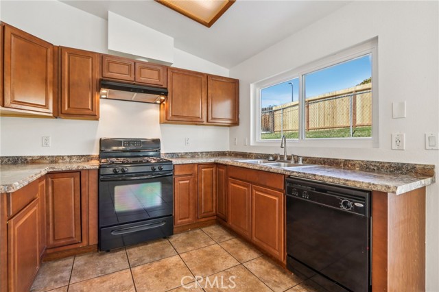 Detail Gallery Image 9 of 24 For 12059 Elk Bld, Riverside,  CA 92505 - 3 Beds | 2 Baths