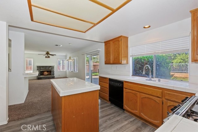 Detail Gallery Image 12 of 57 For 10011 Thornbird Ct, Moreno Valley,  CA 92557 - 4 Beds | 3 Baths