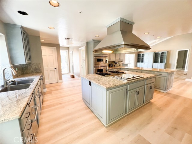 270 W Lemon Avenue, Arcadia CA: https://media.crmls.org/medias/016decbd-3721-4d49-b530-3717baa3970e.jpg