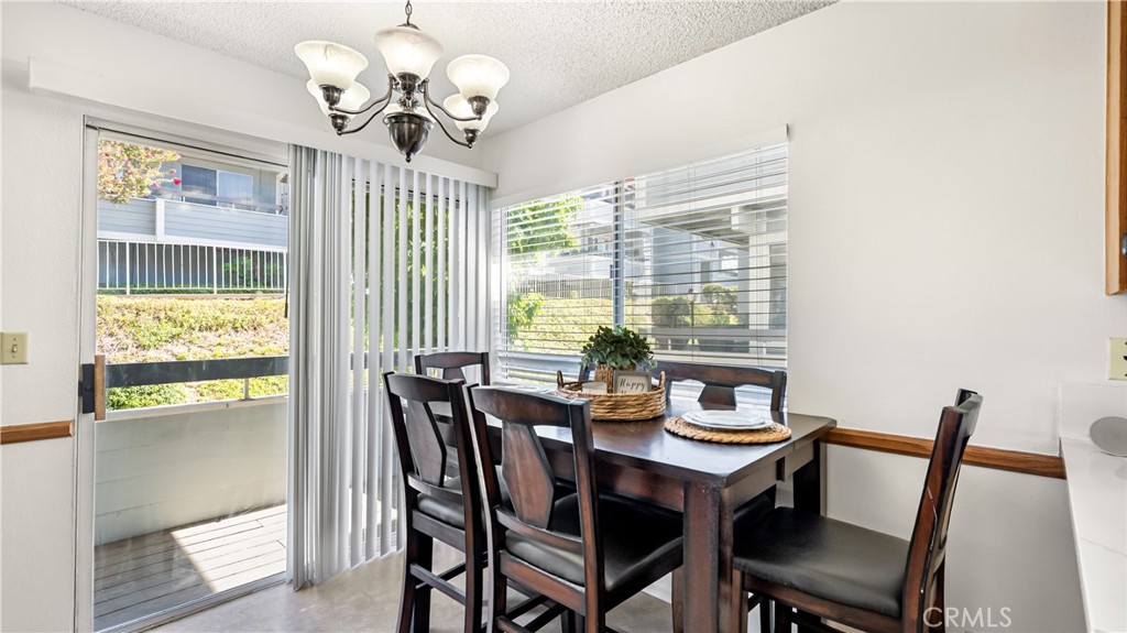 https://media.crmls.org/medias/016e4686-1513-4b05-873c-b60ed463a246.jpg?preset=X-Large