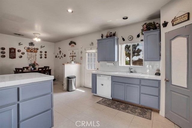 Detail Gallery Image 4 of 46 For 58583 Buena Vista Dr, Yucca Valley,  CA 92284 - 3 Beds | 2 Baths