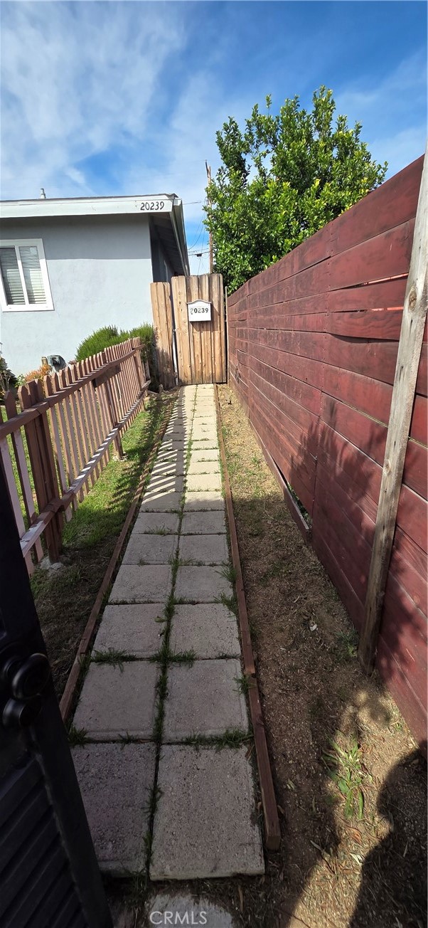 Detail Gallery Image 4 of 56 For 20237 Vanowen, Winnetka,  CA 91306 - 2 Beds | 1 Baths