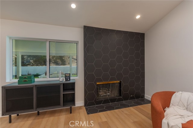 876 Ballina Court, Newbury Park CA: https://media.crmls.org/medias/016f00bf-b5fd-47ab-b969-9417ddd06975.jpg
