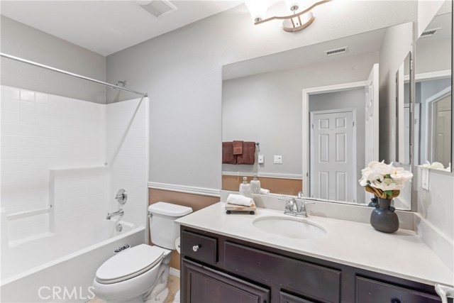 Detail Gallery Image 18 of 43 For 29149 Edgewood Dr, Lake Elsinore,  CA 92530 - 4 Beds | 3 Baths