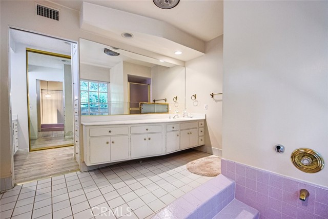 Detail Gallery Image 24 of 75 For 1801 Greenbriar Rd, Glendale,  CA 91207 - 3 Beds | 3 Baths