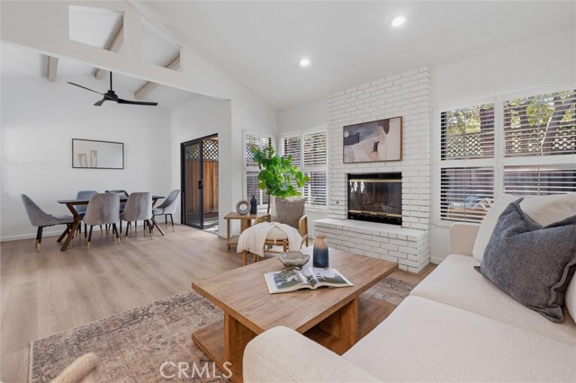 Detail Gallery Image 8 of 36 For 137 Redding Rd #B,  Campbell,  CA 95008 - 2 Beds | 2/1 Baths