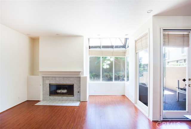 72 Vassar Aisle, Irvine CA: https://media.crmls.org/medias/01715788-9f5d-486f-88f5-aa2bc15f5296.jpg