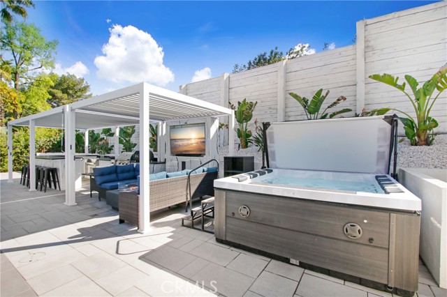 20200 Clark Street, Woodland Hills CA: https://media.crmls.org/medias/01725c4c-0458-455d-8b4e-d5b9da7dfef6.jpg