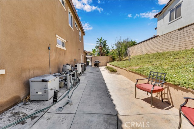 14668 Stageline Lane, Fontana CA: https://media.crmls.org/medias/0172770b-3d94-4ff0-a7f8-2a45c74df8dd.jpg