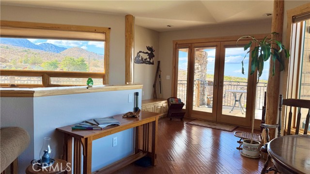 Detail Gallery Image 11 of 68 For 275 Canyon, Pinon Hills,  CA 92371 - 3 Beds | 2/1 Baths