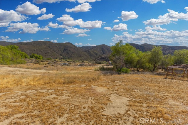 45479 Sheeps Foot Road, Aguanga CA: https://media.crmls.org/medias/01733b8e-04bd-4282-becb-54d7c5e84f0a.jpg