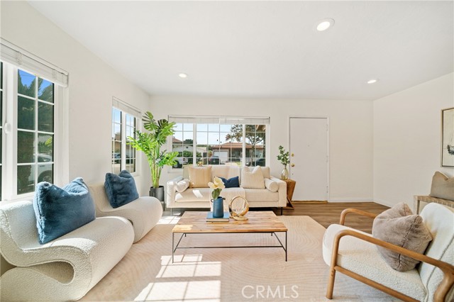 12218 Academy Way, Artesia CA: https://media.crmls.org/medias/0173686a-e3ac-492a-8980-a55dea14e22f.jpg